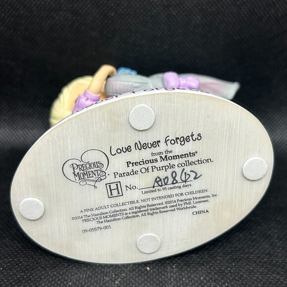 Precious Moments Hamilton Collection "Love Never Forgets" figurine - Picture 3 of 3